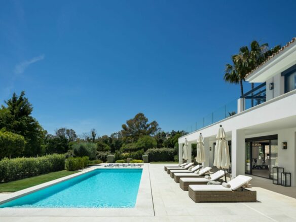  🏡 SOLD – Nueva Andalucia – Modern Turnkey Villa – 1st Line Golf