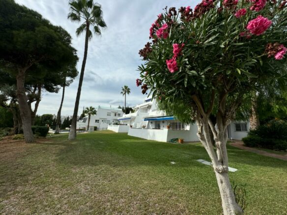 ✨ Near Puerto Banús – 3 Bedroom Ground Floor Garden Apartment for Sale 🌿