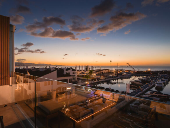 ✨For Sale: Turnkey Frontline Duplex Penthouse in Puerto Banús 🌊🏝️