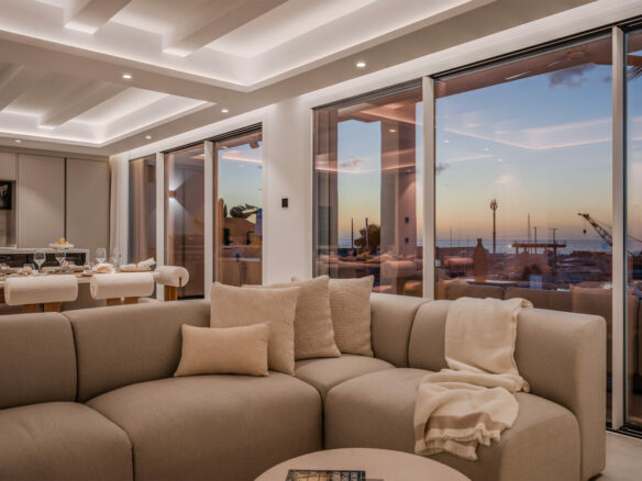 ✨For Sale: Turnkey Frontline Duplex Penthouse in Puerto Banús 🌊🏝️