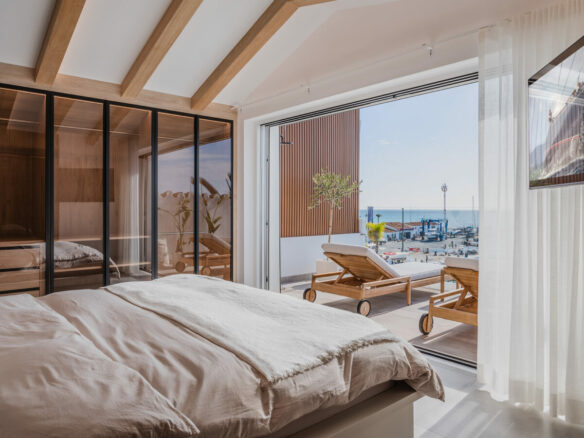 ✨For Sale: Turnkey Frontline Duplex Penthouse in Puerto Banús 🌊🏝️