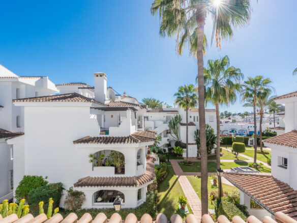 Reserved –  Penthouse for sale 🏷 Best Deal in Los Naranjos de Marbella