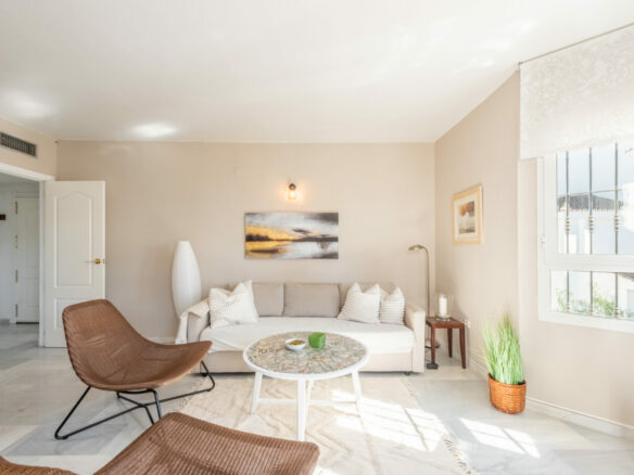 Reserved –  Penthouse for sale 🏷 Best Deal in Los Naranjos de Marbella