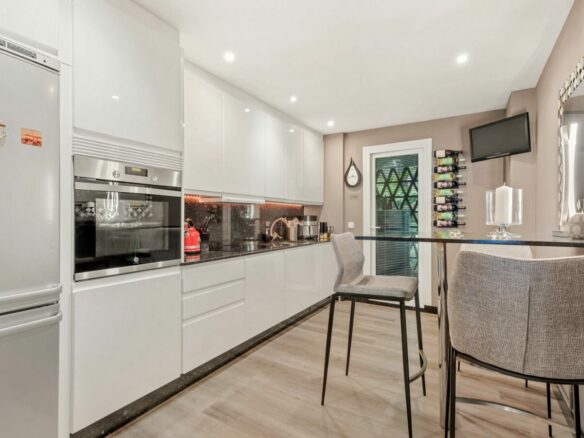 🏡 For Sale: Exclusive Sea & Mountain View Apartment in Cumbres del Rodeo, Nueva Andalucía 🏞️