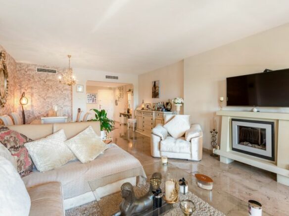 🏡 For Sale: Exclusive Sea & Mountain View Apartment in Cumbres del Rodeo, Nueva Andalucía 🏞️