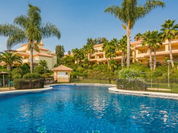 🏡 For Sale: Exclusive Sea & Mountain View Apartment in Cumbres del Rodeo, Nueva Andalucía 🏞️
