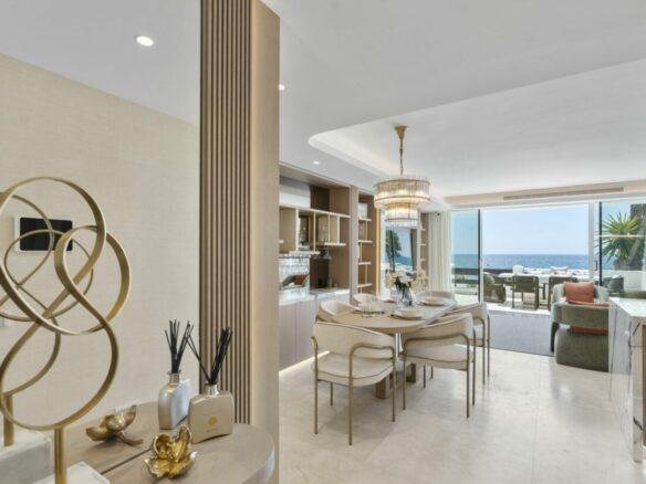 🏠 For Sale – Frontline Beach Apartment in Puente Romano 🌊 | Perfect Sea Views & Turnkey