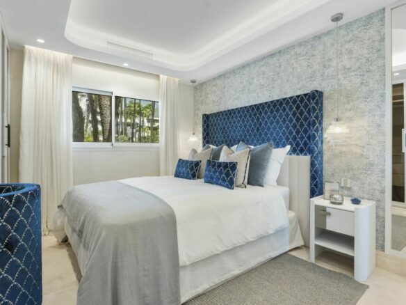 🏠 For Sale – Frontline Beach Apartment in Puente Romano 🌊 | Perfect Sea Views & Turnkey