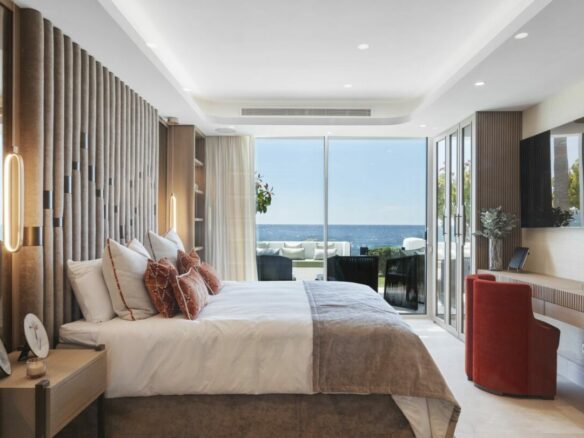 🏠 For Sale – Frontline Beach Apartment in Puente Romano 🌊 | Perfect Sea Views & Turnkey