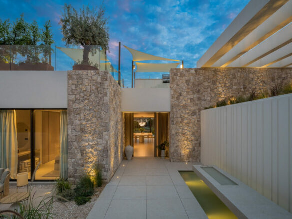 Reduced – For sale – Spectacular  new frontline golf villa! 🏌️‍♂️🏖️ Nueva Andalucia -Marbella