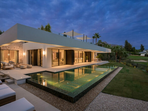 Reduced – For sale – Spectacular  new frontline golf villa! 🏌️‍♂️🏖️ Nueva Andalucia -Marbella
