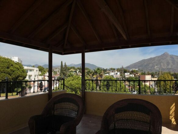 SOLD 🏡 Detached Villa in Nueva Andalucía – Excellent views 