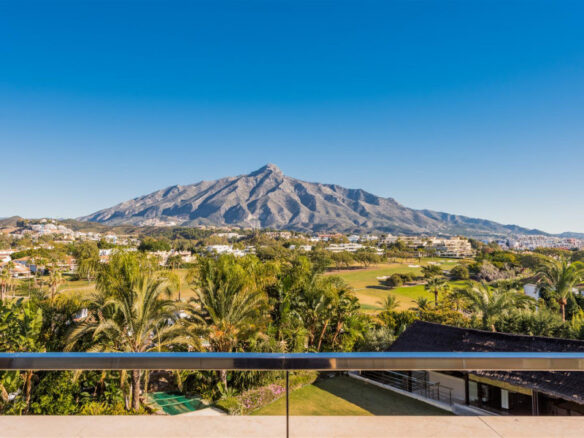 For sale 🏡 Luxury Villa for Sale in Las Brisas, Nueva Andalucía, Marbella 🌟