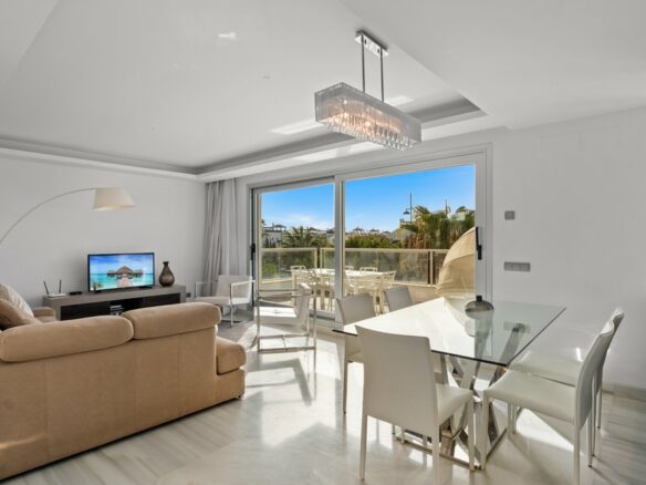 🏡 SOLD: Modern 3B Penthouse with Stunning Views 🌅  📍 Jade Beach, San Pedro