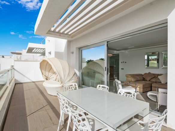 🏡 SOLD: Modern 3B Penthouse with Stunning Views 🌅  📍 Jade Beach, San Pedro