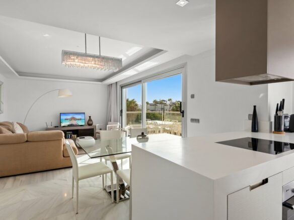 🏡 SOLD: Modern 3B Penthouse with Stunning Views 🌅  📍 Jade Beach, San Pedro