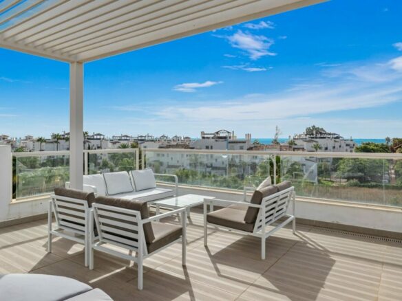 🏡 SOLD: Modern 3B Penthouse with Stunning Views 🌅  📍 Jade Beach, San Pedro