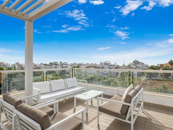 🏡 SOLD: Modern 3B Penthouse with Stunning Views 🌅  📍 Jade Beach, San Pedro