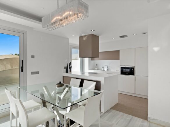 🏡 SOLD: Modern 3B Penthouse with Stunning Views 🌅  📍 Jade Beach, San Pedro
