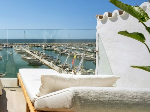 For Sale: Puerto Banús Penthouse 🌅 Bright & Spacious Frontline Duplex with Panoramic Marina Views 🌊