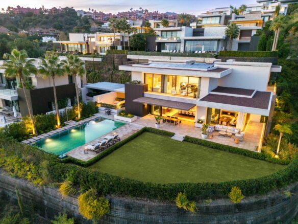 For sale 🌟La Quinta –  STUNNING  MODERN VILLA WITH PANORAMIC VIEWS 🌟 GATED