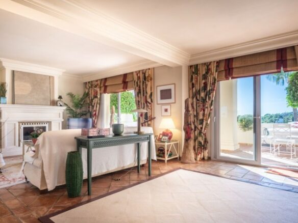 For sale ✨ Nueva Andalucia  3-Bedroom Duplex Penthouse in the Highly Desirable Las Alamandas ✨