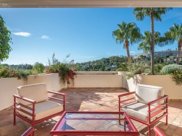 For sale ✨ Nueva Andalucia  3-Bedroom Duplex Penthouse in the Highly Desirable Las Alamandas ✨