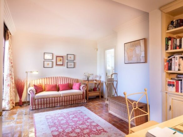 For sale ✨ Nueva Andalucia  3-Bedroom Duplex Penthouse in the Highly Desirable Las Alamandas ✨