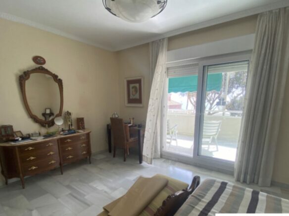 🌟 Fantastic 3B Beachfront Apartment in the Heart of Estepona 🏖️✨