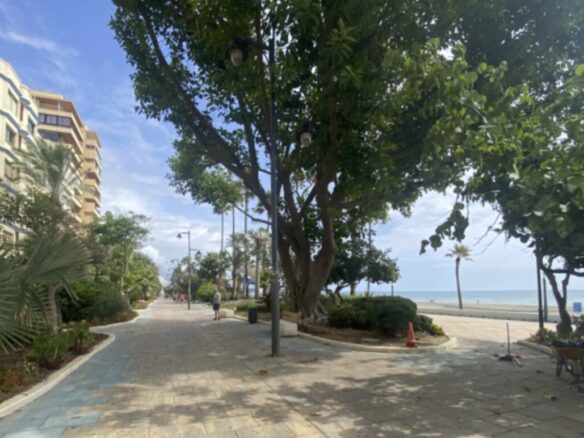 🌟 Fantastic 3B Beachfront Apartment in the Heart of Estepona 🏖️✨