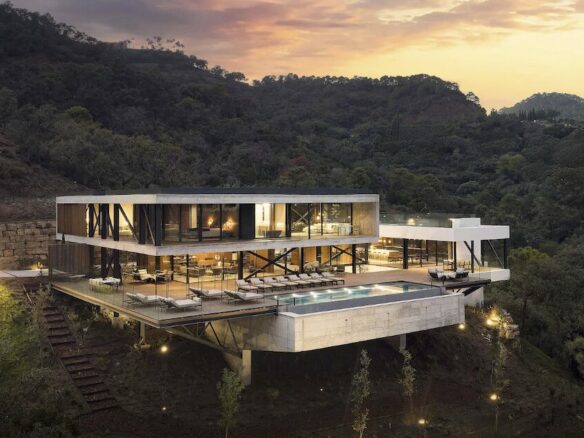SOLD 🏡 Modern Villa in El Madroñal, Benahavis – An architectural masterpiece!
