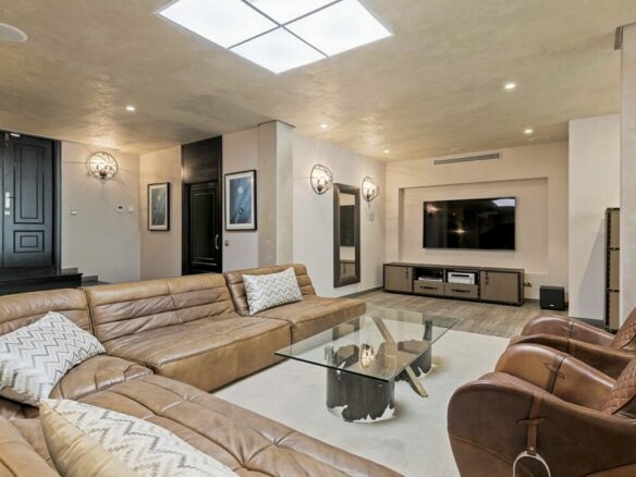 For sale 🌟 State-of-the-Art Villa in La Quinta, Benahavis 🌟