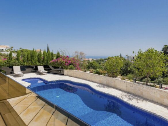For sale 🌟 State-of-the-Art Villa in La Quinta, Benahavis 🌟