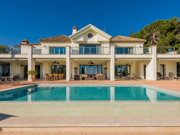 🌟 Stunning Villa with Panoramic Sea Views for Sale 🌊🏖️ | Marbella Golden Mile 🌟