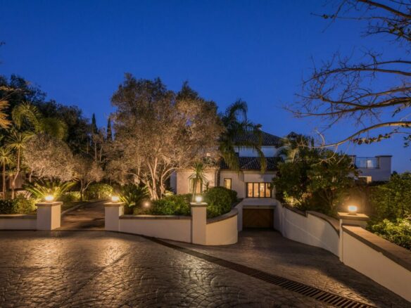 🌟 Stunning Villa with Panoramic Sea Views for Sale 🌊🏖️ | Marbella Golden Mile 🌟