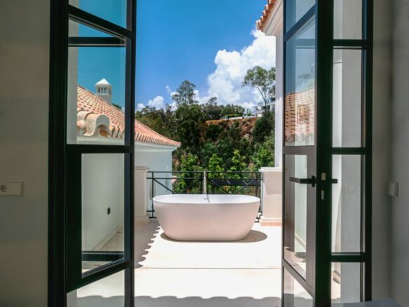 For Sale: Nueva Andalucía villa classic Provençal architecture   🏛️