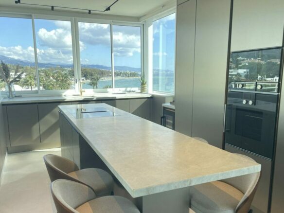 For sale 🏝️ Golden Mile – Exclusive 3B Duplex Penthouse on the Beachfront 🏖️