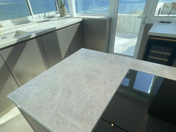 For sale 🏝️ Golden Mile – Exclusive 3B Duplex Penthouse on the Beachfront 🏖️