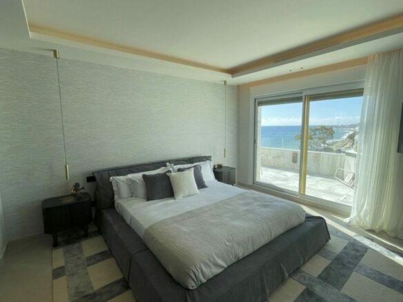 For sale 🏝️ Golden Mile – Exclusive 3B Duplex Penthouse on the Beachfront 🏖️