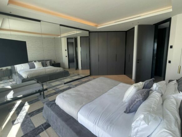 For sale 🏝️ Golden Mile – Exclusive 3B Duplex Penthouse on the Beachfront 🏖️