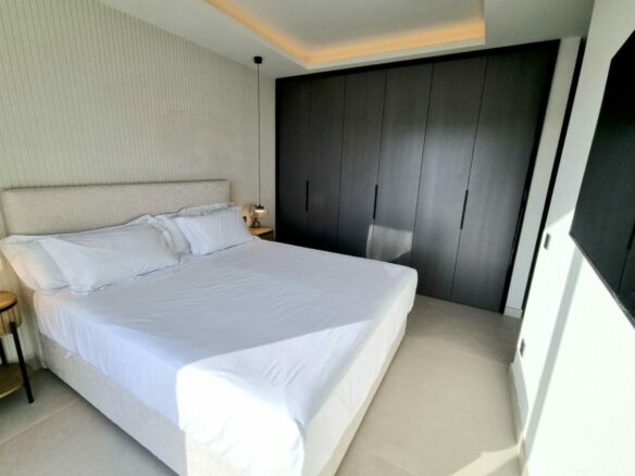 For sale 🏝️ Golden Mile – Exclusive 3B Duplex Penthouse on the Beachfront 🏖️