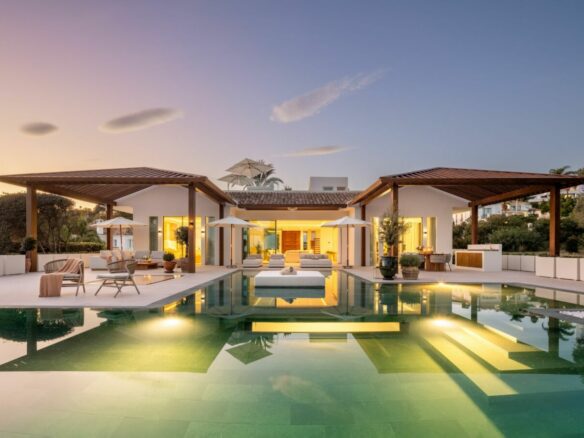  For Sale 🏠🌴Nueva Andalucía  villa – Masterpiece of Mediterranean elegance