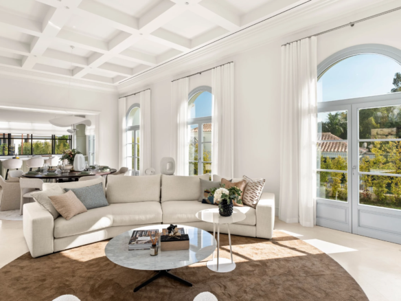 For Sale: Nueva Andalucía villa classic Provençal architecture   🏛️