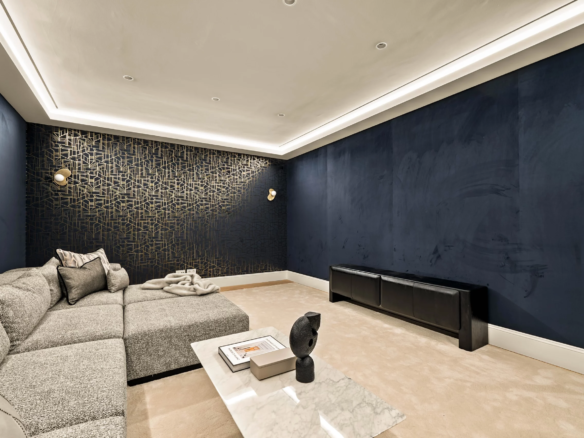 For Sale: Nueva Andalucía villa classic Provençal architecture   🏛️