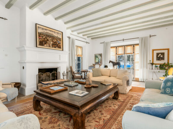 For sale 🏡 Captivating villa in El Madroñal, Benahavís   
