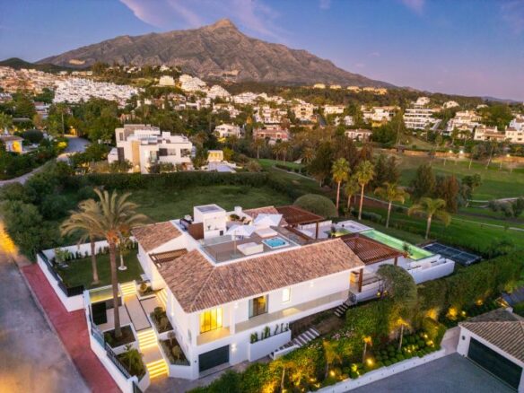  For Sale 🏠🌴Nueva Andalucía  villa – Masterpiece of Mediterranean elegance