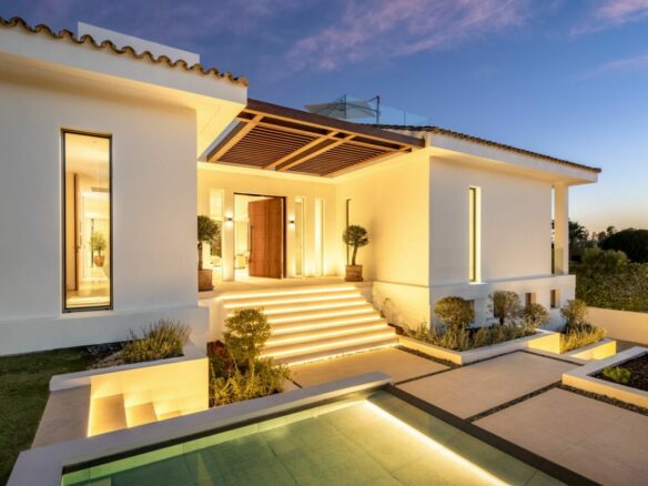  For Sale 🏠🌴Nueva Andalucía  villa – Masterpiece of Mediterranean elegance