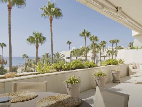 🌟 For Sale | 3B Penthouse – Los Granados – Beachfront, Puerto Banús 🏖️