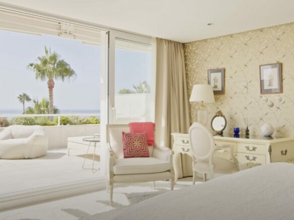 🌟 For Sale | 3B Penthouse – Los Granados – Beachfront, Puerto Banús 🏖️