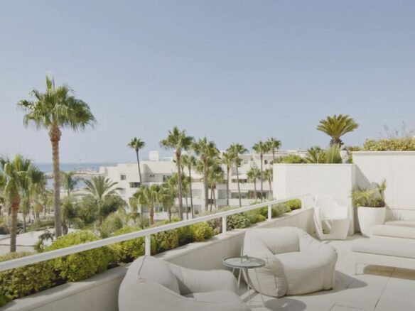 🌟 For Sale | 3B Penthouse – Los Granados – Beachfront, Puerto Banús 🏖️